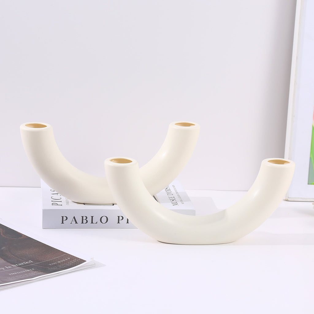 Moderne dekorativ vase med skulpturell form