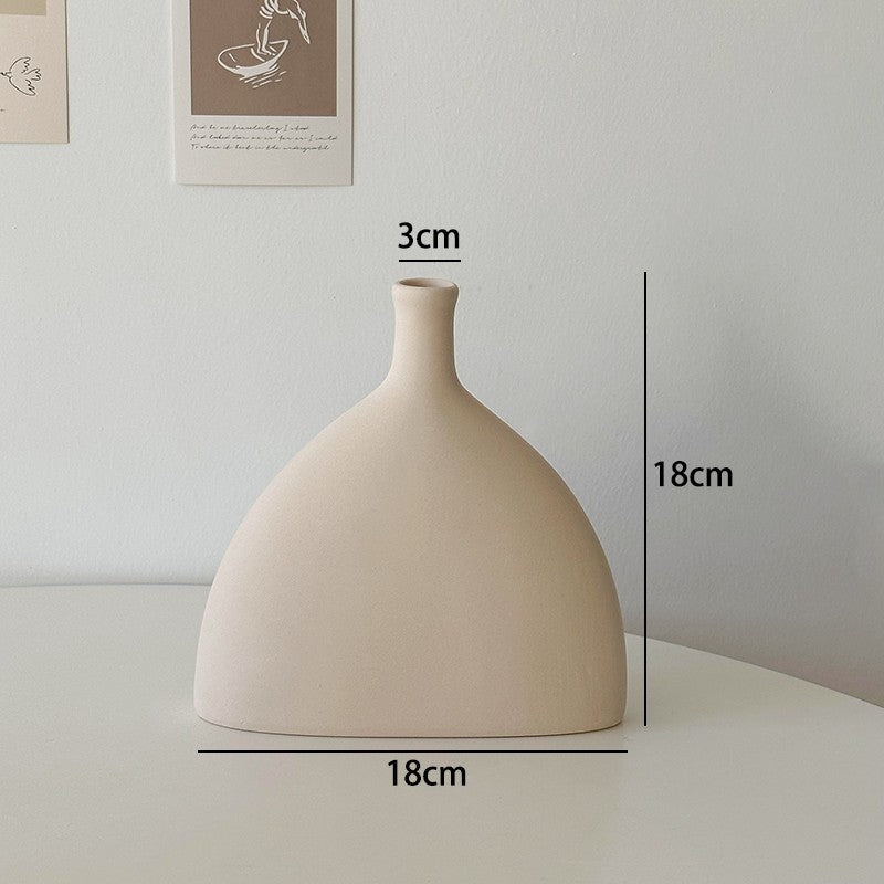 Nordisk dekorativ vase med geometrisk form