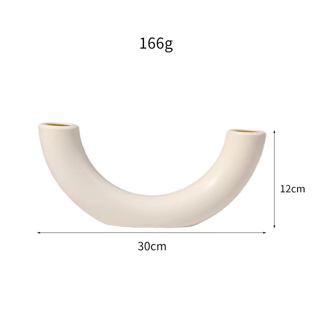 Moderne dekorativ vase med skulpturell form
