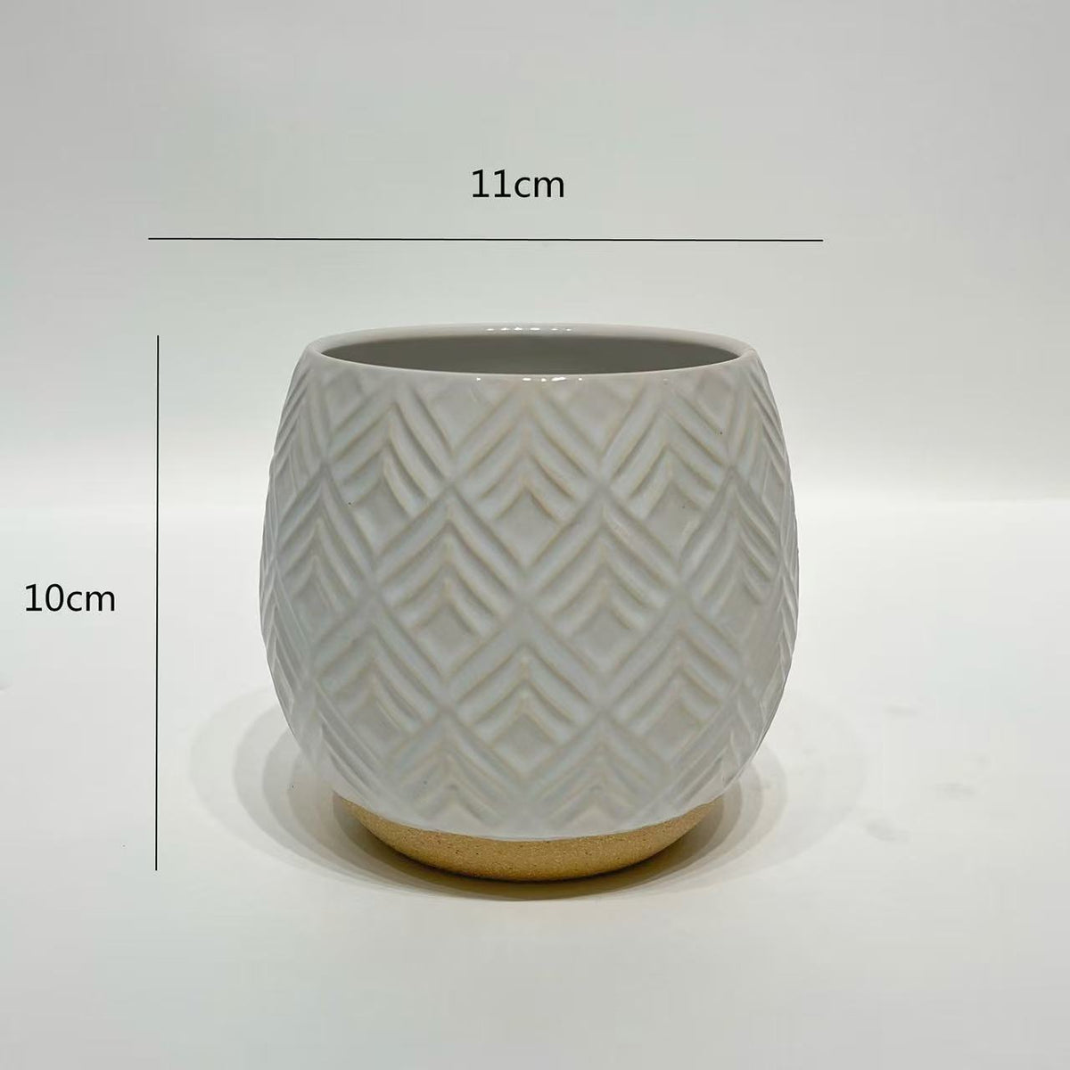 Dekorative keramikkvaser i moderne organisk design
