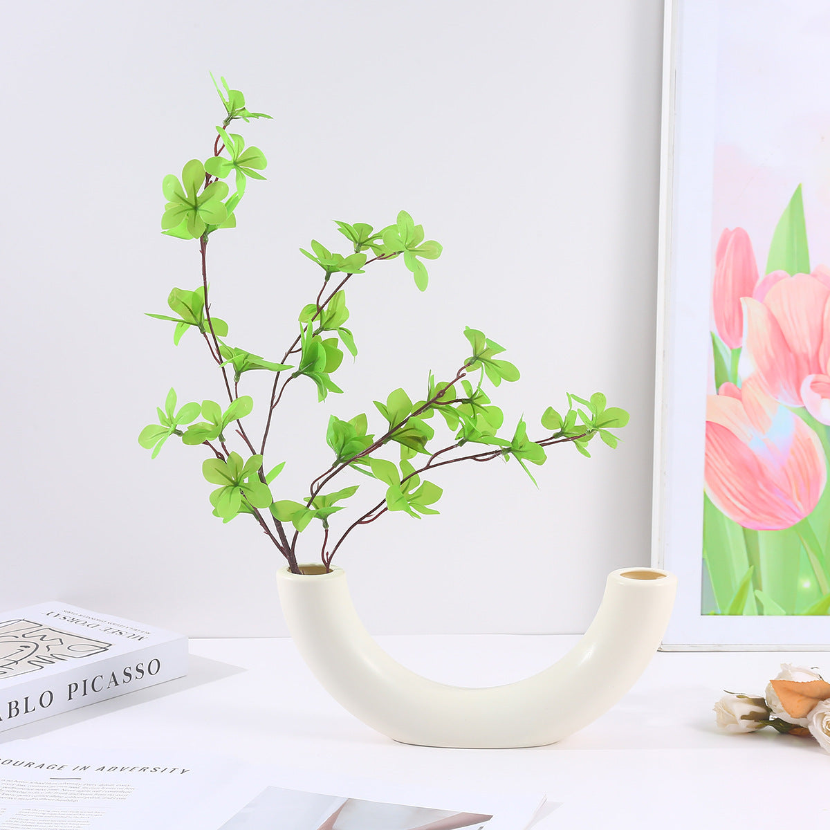 Moderne dekorativ vase med skulpturell form
