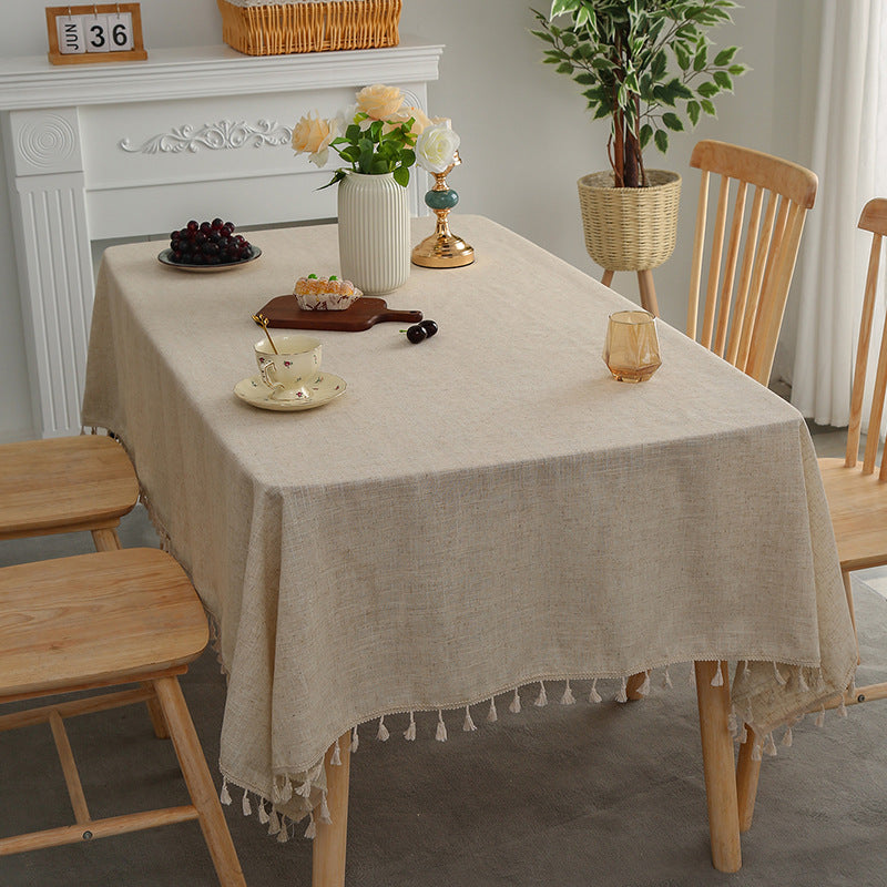 Ensfarget bordduk i nordisk stil